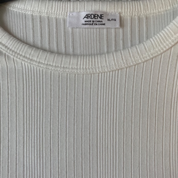 🎀4/$25🎀 Cropped Ruffed T-Shirt - Picture 2 of 3